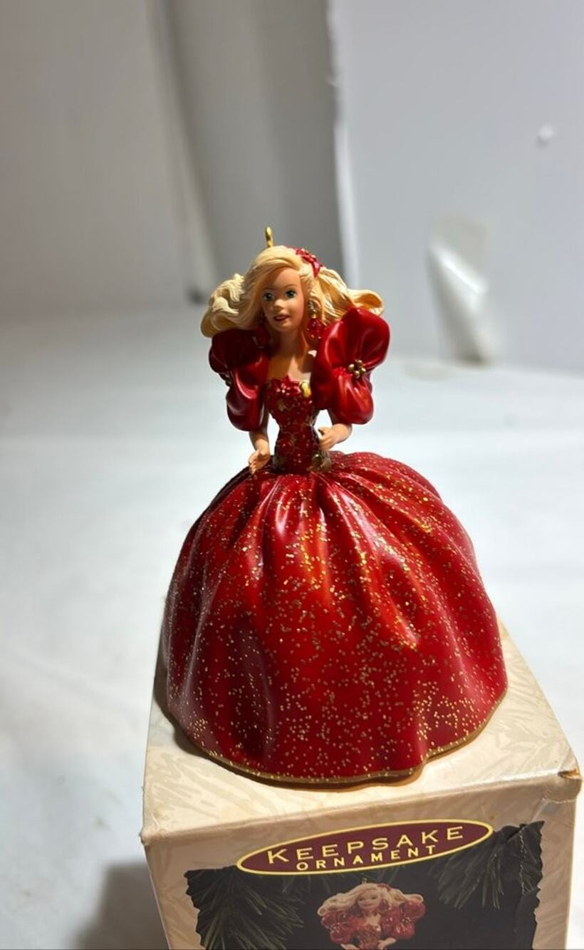 1993 Hallmark Keepsake Ornament Holiday Barbie